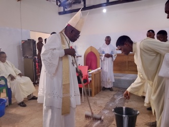 Kirche in Nzaji, Juli 2026