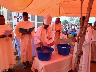 Kirche in Nzaji, Juli 2026